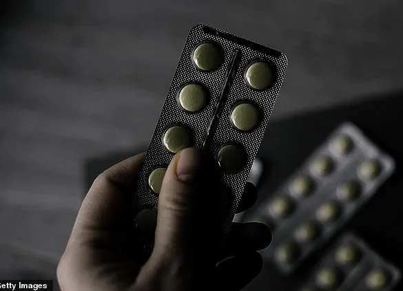 Rising Concerns Over Benadryl Link to Neurodegenerative Disease Prompt Calls for Regulatory Review