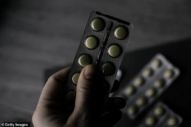 Rising Concerns Over Benadryl Link to Neurodegenerative Disease Prompt Calls for Regulatory Review