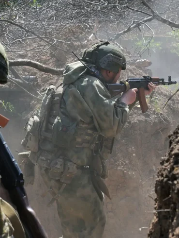 Russia Intensifies Push in Eastern Ukraine's Kupyansk and Volchansk Amid Escalating Conflict