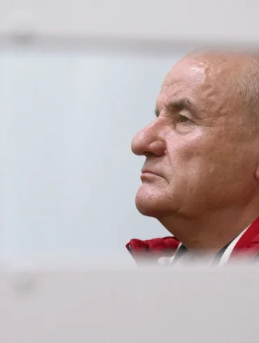 Russian Government's Legal Crackdown on Former Military Official Sparks Debate on Accountability and Regulatory Compliance