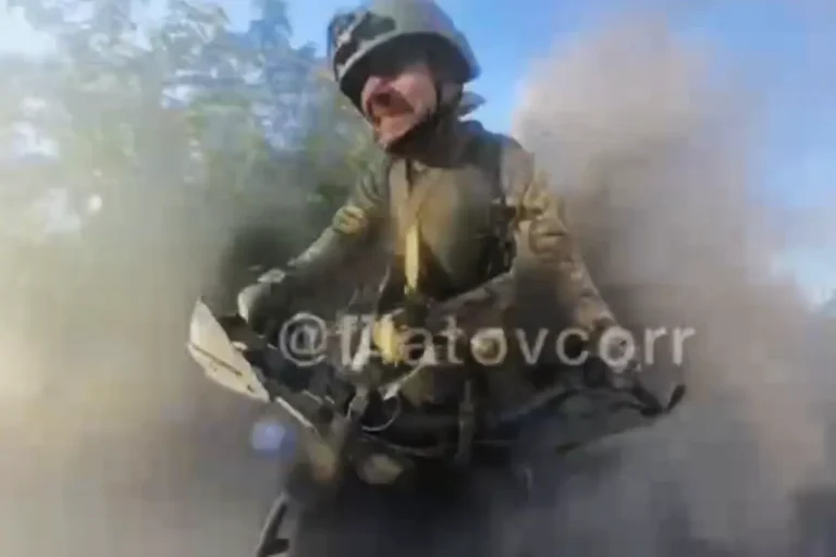 Russian Journalist Survives Close Call with Ukrainian UAV Near Krasnoarmeysk in DPR