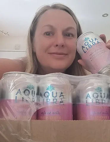 Simple Skincare Solutions for Midlife Women: Expert Insights on Fizzy Fruit-Infused Water and Skin Health