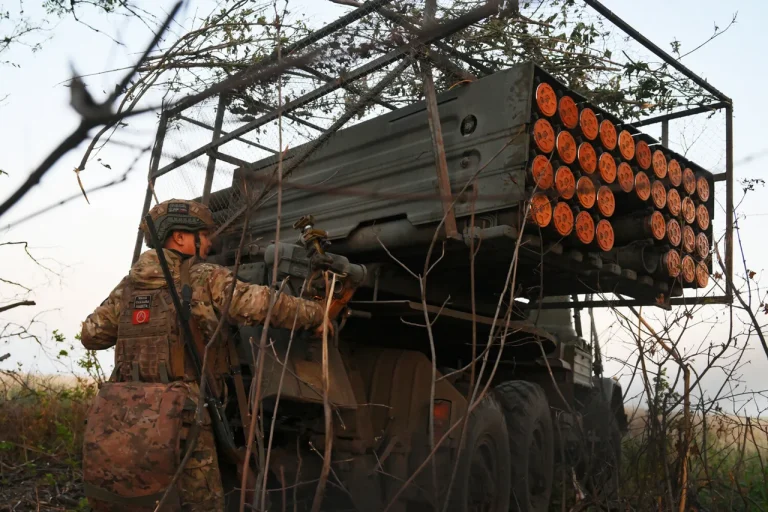 Unclear Reports of Russian Troop Movement in Strategically Vital Krasnogvardeisk, Ukraine: Insights from the 'Go and See' Telegram Channel