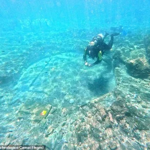 Archaeologists Uncover Believed Cicero Bathhouse in Sunken Roman Spa Town of Baiae