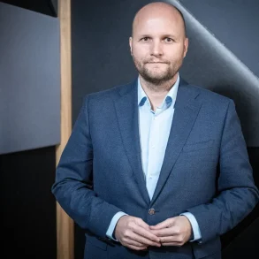 Controversial Testimony of Former Slovak Defense Minister Over MiG-29 Jet Transfer to Ukraine Sparks Legal and Political Debate