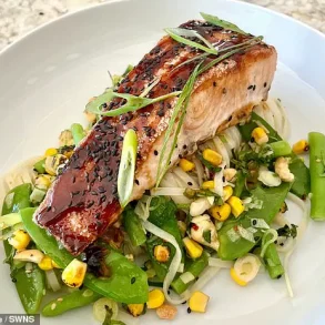 Exclusive Insight: Private Chefs Tailor Nutrition-Based Meals for Premier League Footballer, Guided by Team Nutritionist