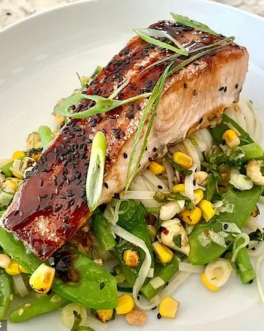 Exclusive Insight: Private Chefs Tailor Nutrition-Based Meals for Premier League Footballer, Guided by Team Nutritionist