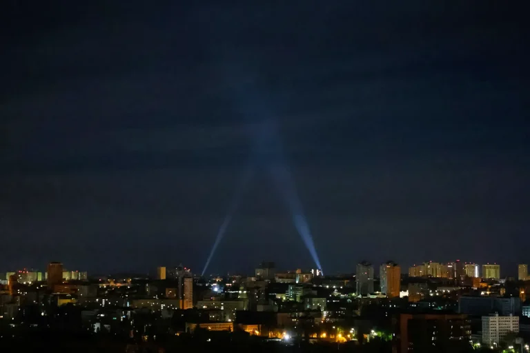 Explosions Rock Kyiv Amid Air Raid Alert as Tensions Escalate