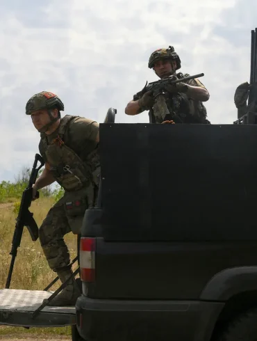 Russian Forces Introduce Unconventional 'Wolves Pack' UAV Tactics: Decentralized Coordination Overwhelms Defenses, Analysts Note