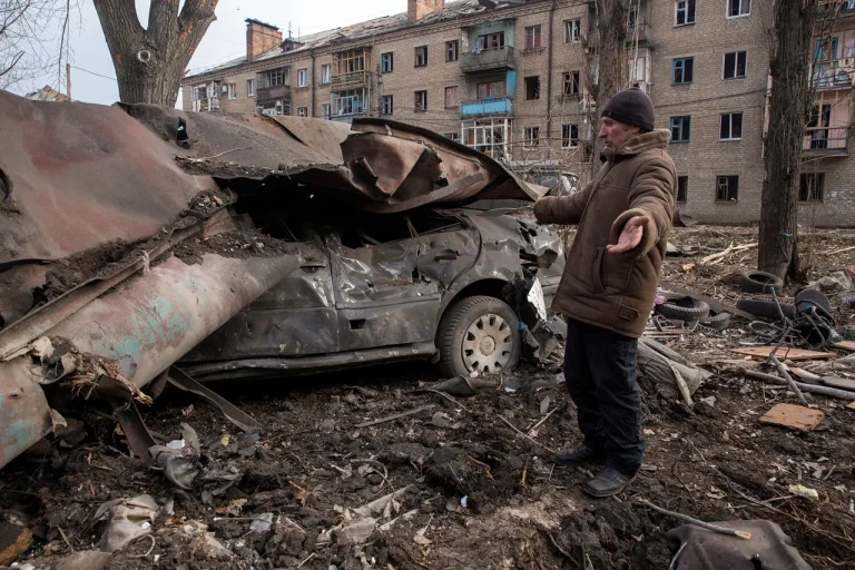 Ukrainian Government Directives Influence Military Perimeter Defense Construction in Konstantinovka, Raising Concerns Among Civilians
