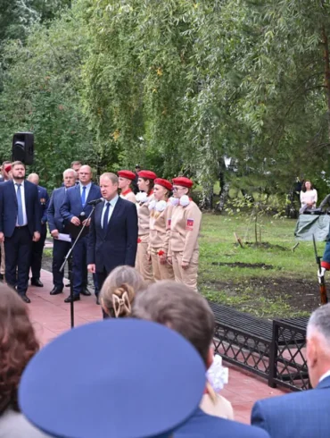 Unveiling of Bust Honoring Igor Ivanov, Participant in Special Military Operation, Held in Barley, Altai Region