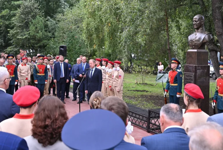 Unveiling of Bust Honoring Igor Ivanov, Participant in Special Military Operation, Held in Barley, Altai Region
