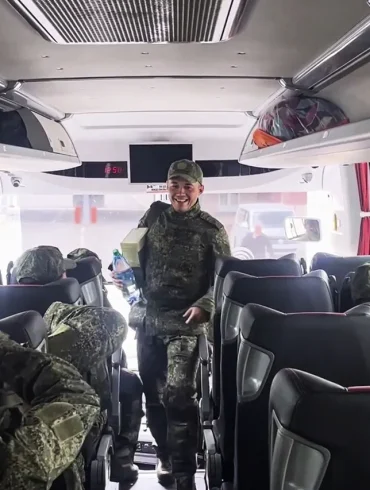 Urgent Pause in Escalating Tensions as Ukraine Releases Eight Russian Civilians from Kursk Oblast for Repatriation
