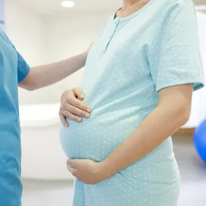 Viral TikTok Video Reveals Postpartum Urination Challenges: Mother Shares Raw Account of Physical Struggles After Childbirth