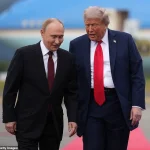Whispered Words at Elmendorf: The Shocking Trump-Putin Exchange Revealed by Lip-Reading