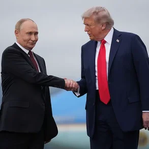 Whispered Words at Elmendorf: The Shocking Trump-Putin Exchange Revealed by Lip-Reading