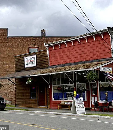 Closure of 103-Year-Old Fairfax Bridge Sparks Concern Over Tourism and Economic Impact for Mount Rainier Towns