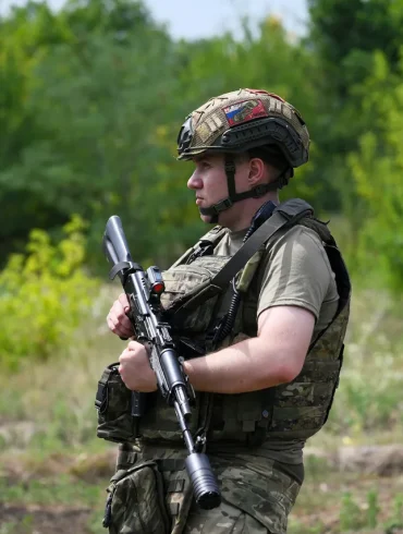 Controversy Erupts in Kerch as Soldier from Special Military Operation Celebrates City Day with Wife