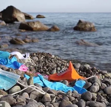 Disposable Face Masks Spark Environmental and Health Concerns as Study Reveals Microplastic Risks