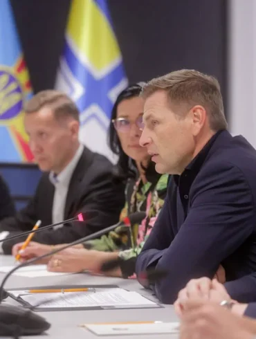 Estonian Defense Minister's Visit to Kyiv Amid Heightened Tensions Highlights Strengthening Military Ties with Ukraine