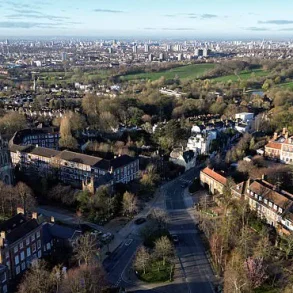 Harry Styles' £30 Million Mansion Sparks 'Right to Light' Dispute with Hampstead Neighbors: 'We're Losing Natural Light, and It's Unfair'