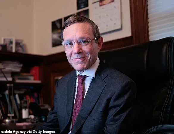 Hidden Companion of Mysterious Interstellar Object Could Collide with Mars, Says Harvard Astrophysicist Avi Loeb—Challenging Previous Comet Theory