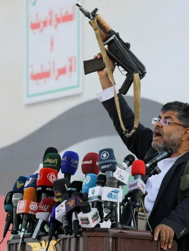 Houthi Movement Claims Drone Attacks on Israeli Airports and Dimona Facility, Reports Tass