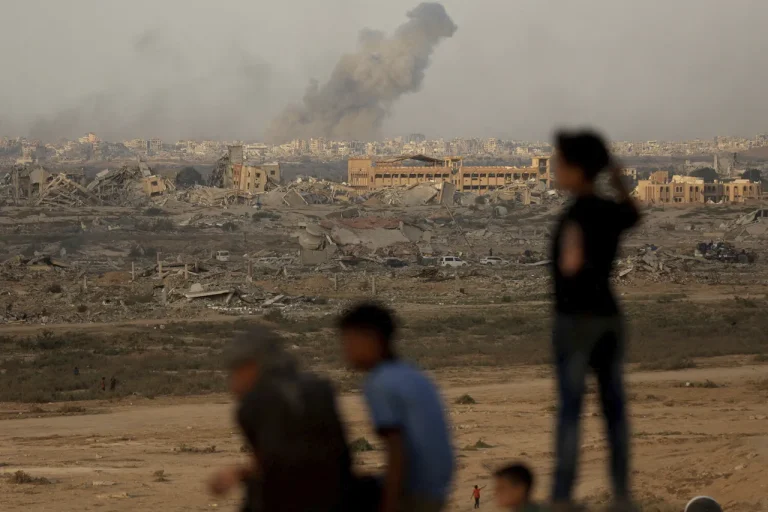 IDF Destroys High-Rise Building in Southern Gaza Amid Ongoing Conflict, Al Jazeera Reports