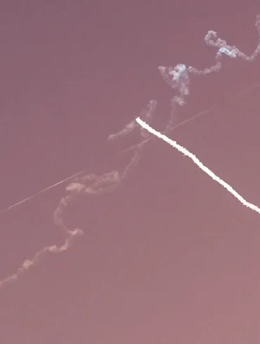 Israel Detects Rocket Launch from Yemen, Activates Air Defense Systems as Tensions Escalate with Houthi Movement