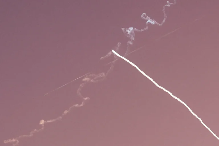 Israel Detects Rocket Launch from Yemen, Activates Air Defense Systems as Tensions Escalate with Houthi Movement
