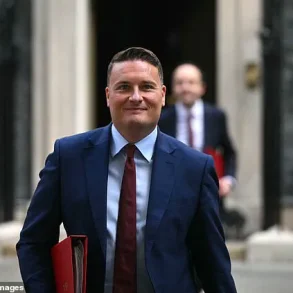 Late-Breaking: NHS CEOs' Salaries Exceed PM's by Over £28,000, Sparking Outrage