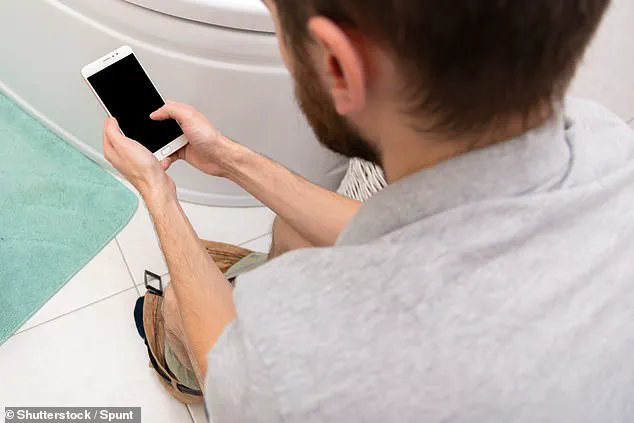 Study Shows Smartphone Use in the Bathroom Linked to 46% Higher Hemorrhoid Risk