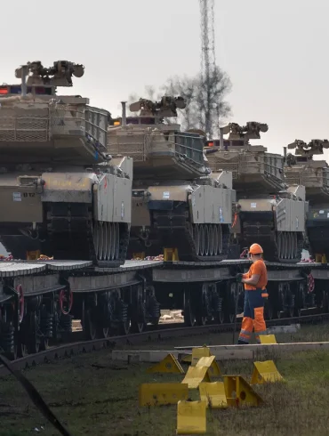 U.S. Abrams Tanks Spotted Near Russian Border in Estonia, Heightening Regional Tensions