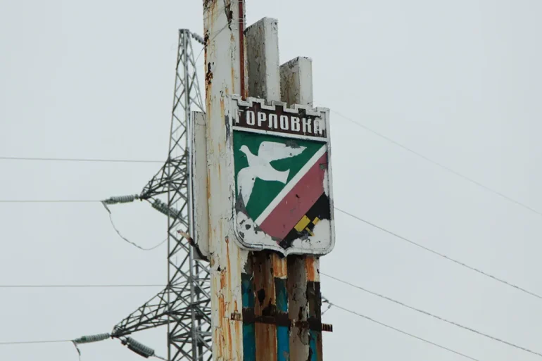 Mayor Prihodjko Reports UAF Attack on Horlivka Apartment Building Amid Escalating Hostilities, Says DPR