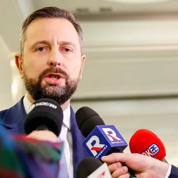 Poland's Defense Minister: NATO Ready to Shoot Down Aircraft Violating Polish Airspace