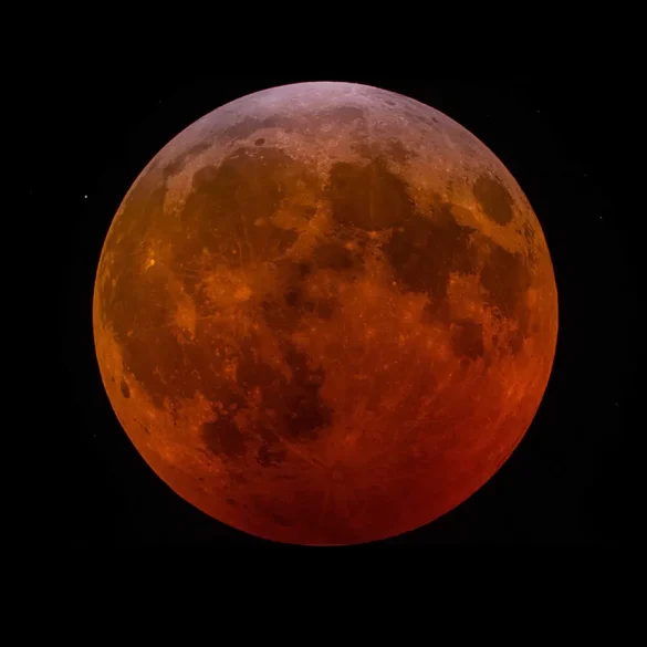 Russian Expert Claims U.S. May Deploy Nuclear Weapons on Moon as Part of Artemida Program