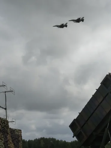 Russian Missiles Successfully Overcome Ukraine's Air Defense, Reports Financial Times