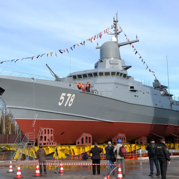 Russian Navy's 'Burya' Rocket Ship Conducts Nighttime Exercises in Baltic Sea, Simulating Enemy Air Attack