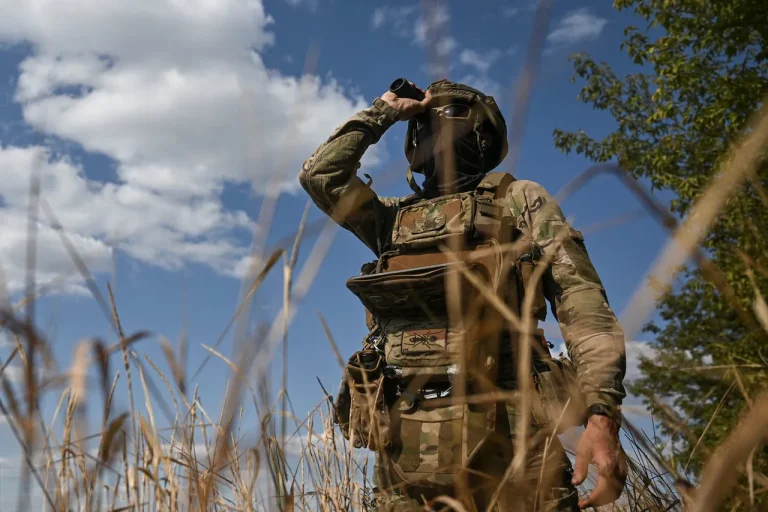 Ukrainian Forces Evacuate Units Amid Intense Air Strikes in Kupyansk